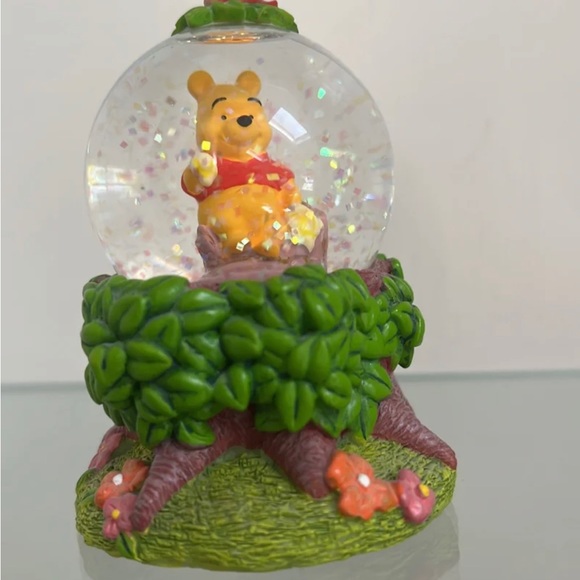 Disney Snowglobes Winnie The Pooh - Picture 5 of 6